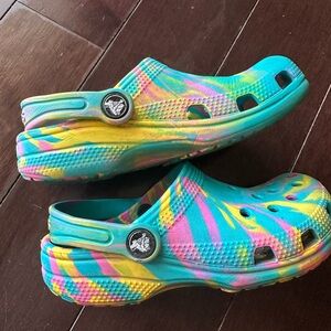 CROCS little kids 13 Classic Marbled Tie-Dye Clog size 13 Great Condition!